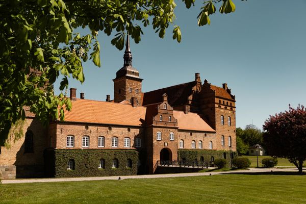 Renæssanceslot fra 1589 øger komfort og energieffektivitet med forsatsvinduer